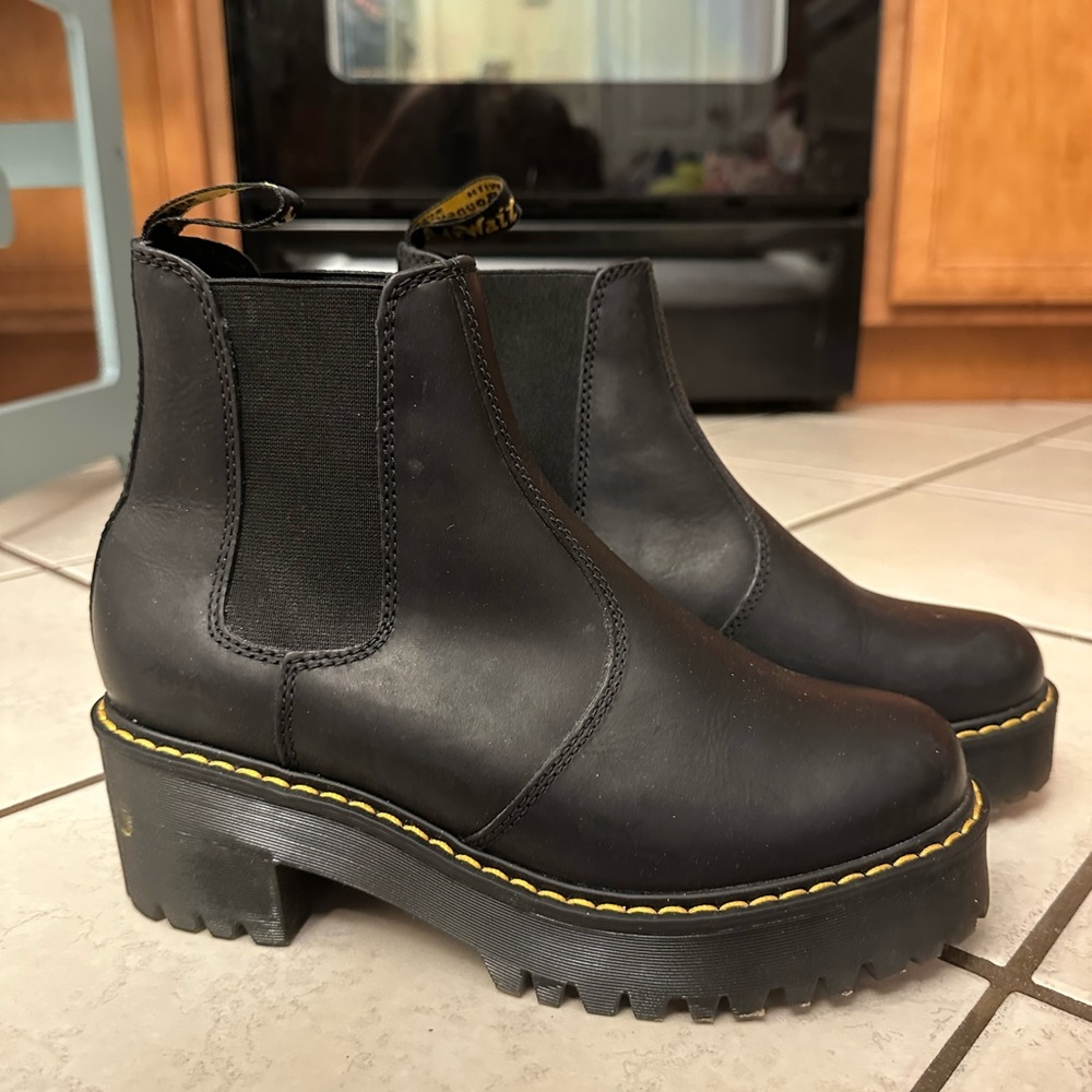 Dr. Martens rometty Black Chelsea Boots
